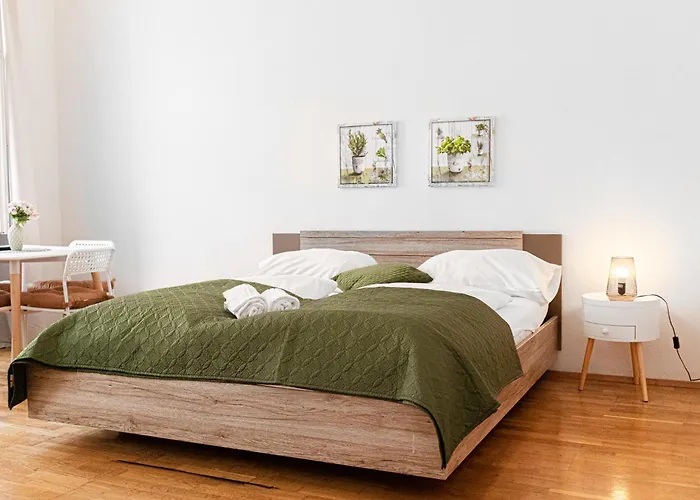 Apartment Stylish Multi Perfect For Group Vienna