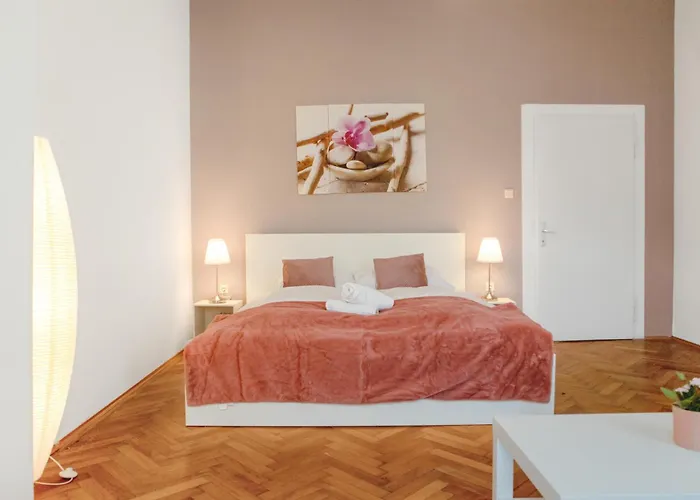 Stylish Multi Perfect For Group * Vienna
