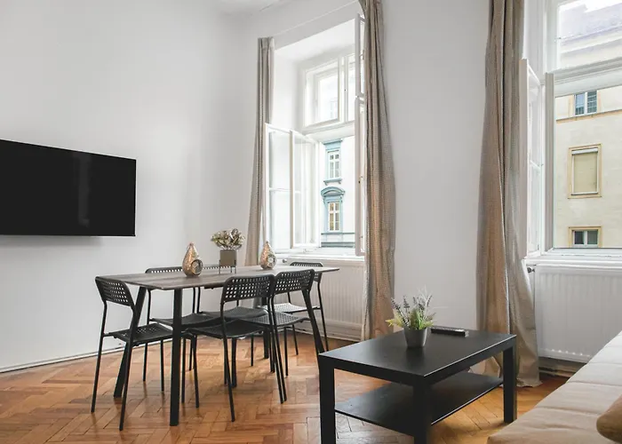 Apartment Stylish Multi Perfect For Group